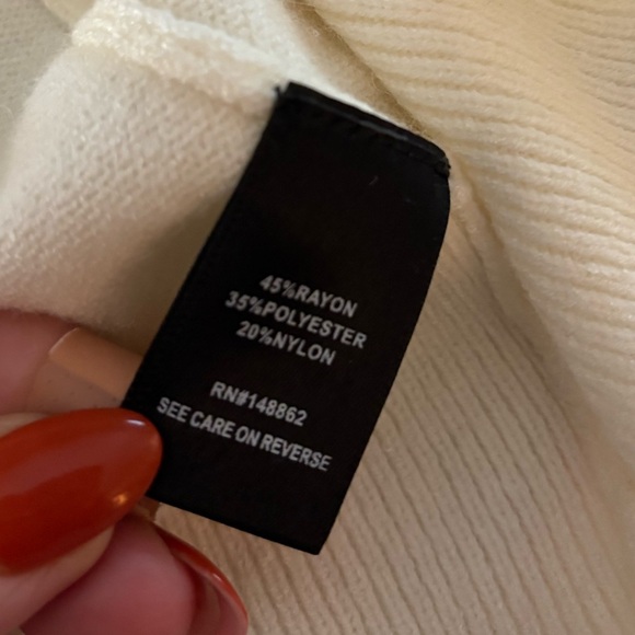 NWT Torrid Pullover Off Shoulder Sweater Pristine size 3X 22/24 - Picture 6 of 6